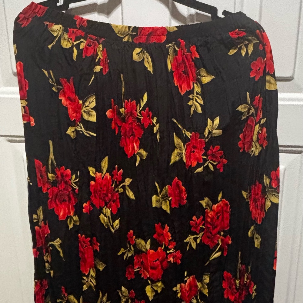 Yellow Blouse and Floral Skirt Set - Picture 4 of 4